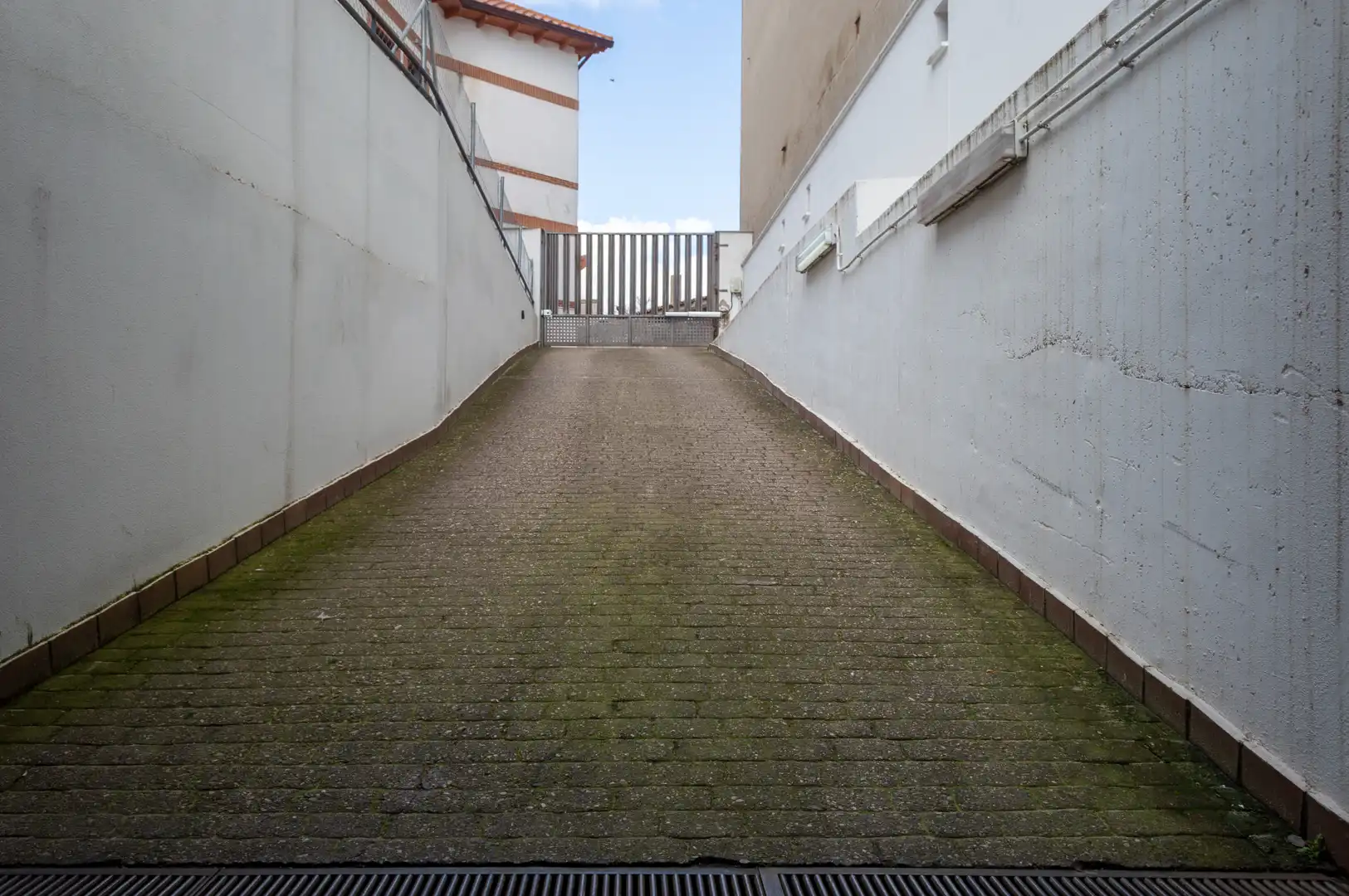 Vista exterior de Apartamento en venta en Fontanar con Parquet, Trastero y Piscina comunitaria
