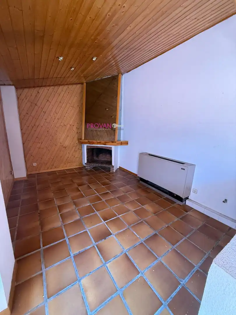 Sala d'estar de Casa adosada en venda en Torrejón de Ardoz amb Aire condicionat, Calefacció i Terrassa