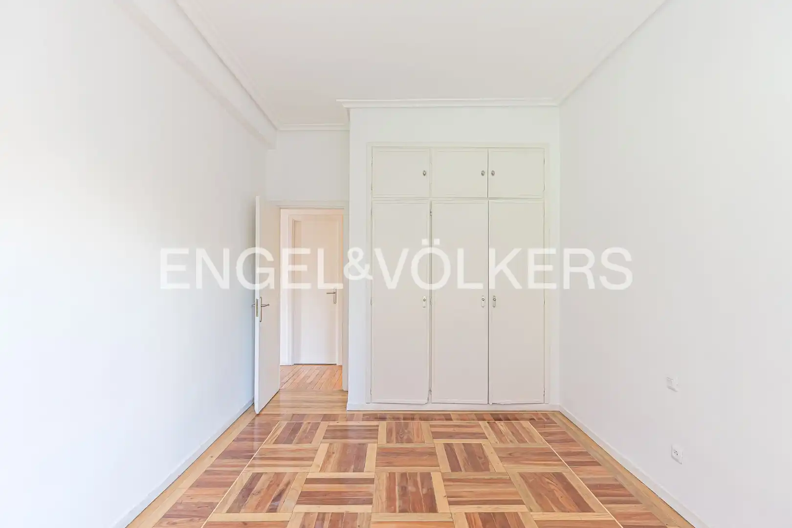Bedroom of Flat for rent in Madrid  with Air Conditioner, Heating and Parquet flooring