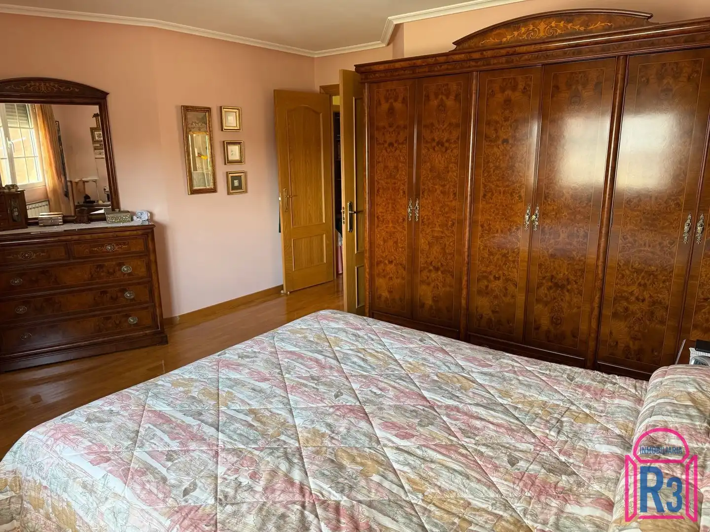 Habitación de Casa adosada en venta en San Andrés del Rabanedo con Calefacción y Amueblado
