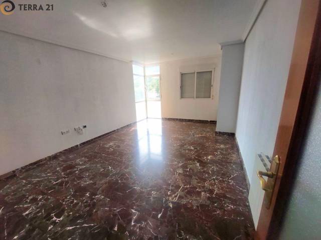 Piso en Alquiler en Valdeastillas - Fuentezuelas