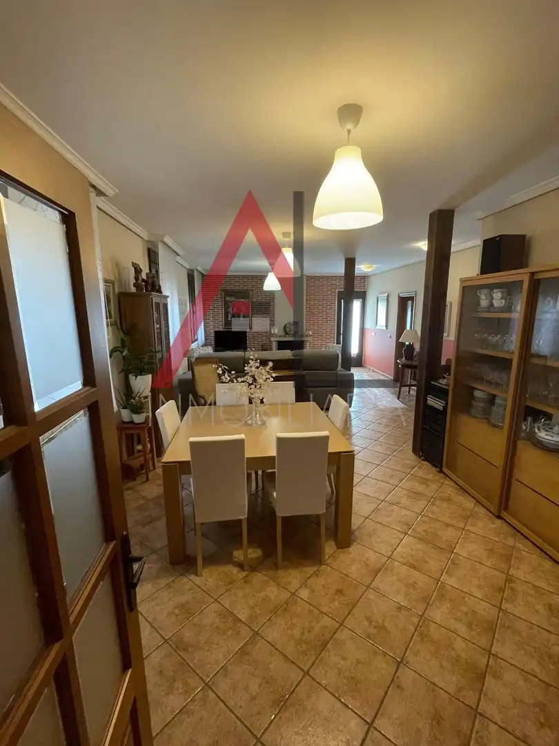 Sala d'estar de Casa o xalet en venda en Navas de Oro amb Calefacció, Jardí privat i Parquet