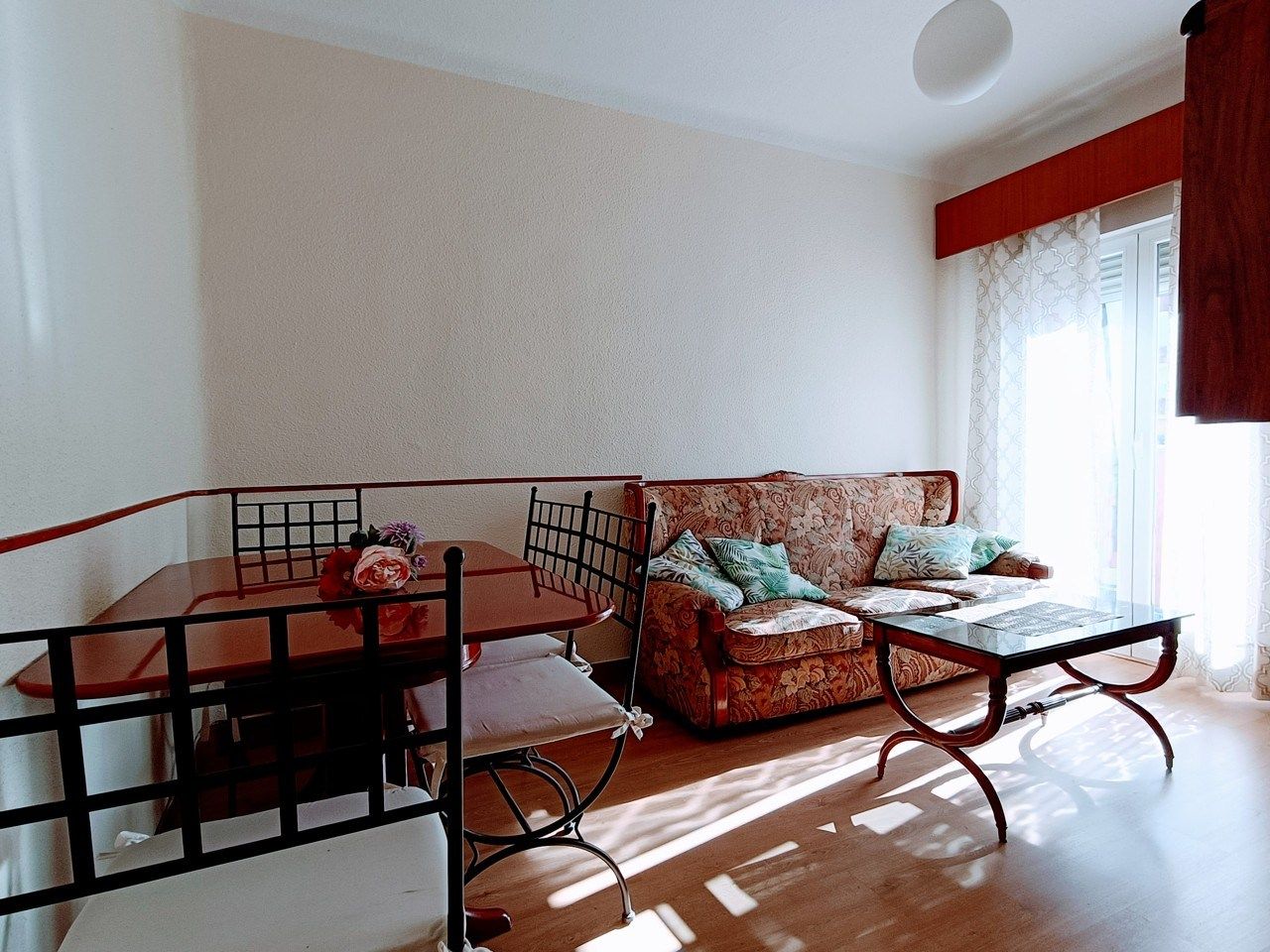 Dormitori de Pis de lloguer en  Madrid Capital amb Aire condicionat, Terrassa i Moblat