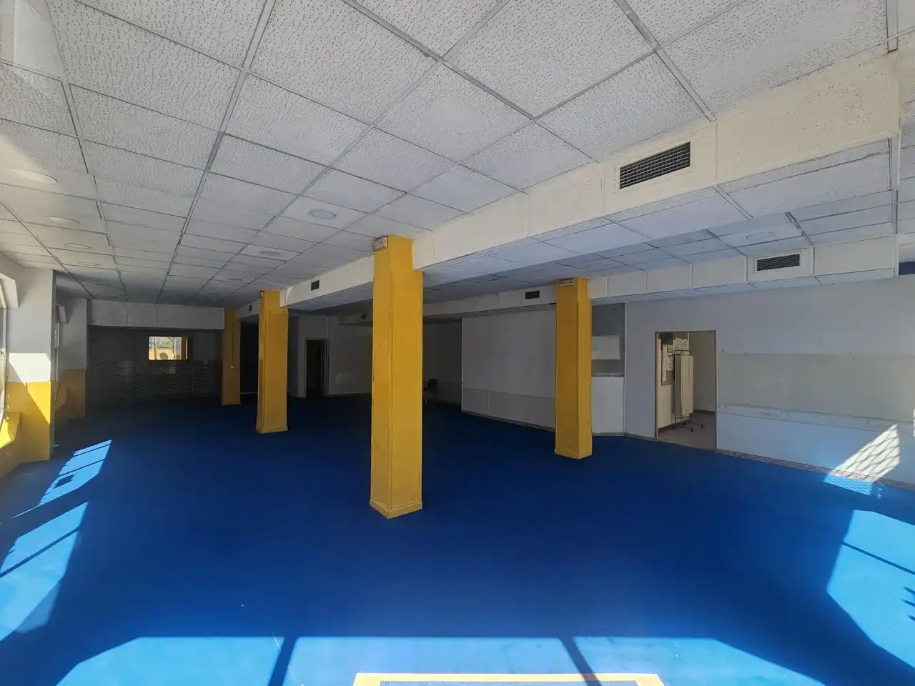 Local comercial de lloguer a Vía Complutense, imagen 6