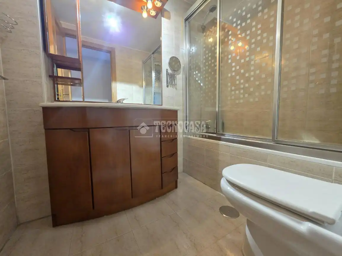 Baño de Piso en venta en Getafe con Aire acondicionado, Calefacción y Trastero