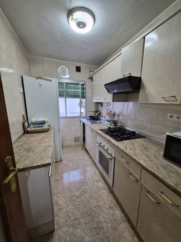 Piso en Venta en Calle del Ánsar en Los Cármenes