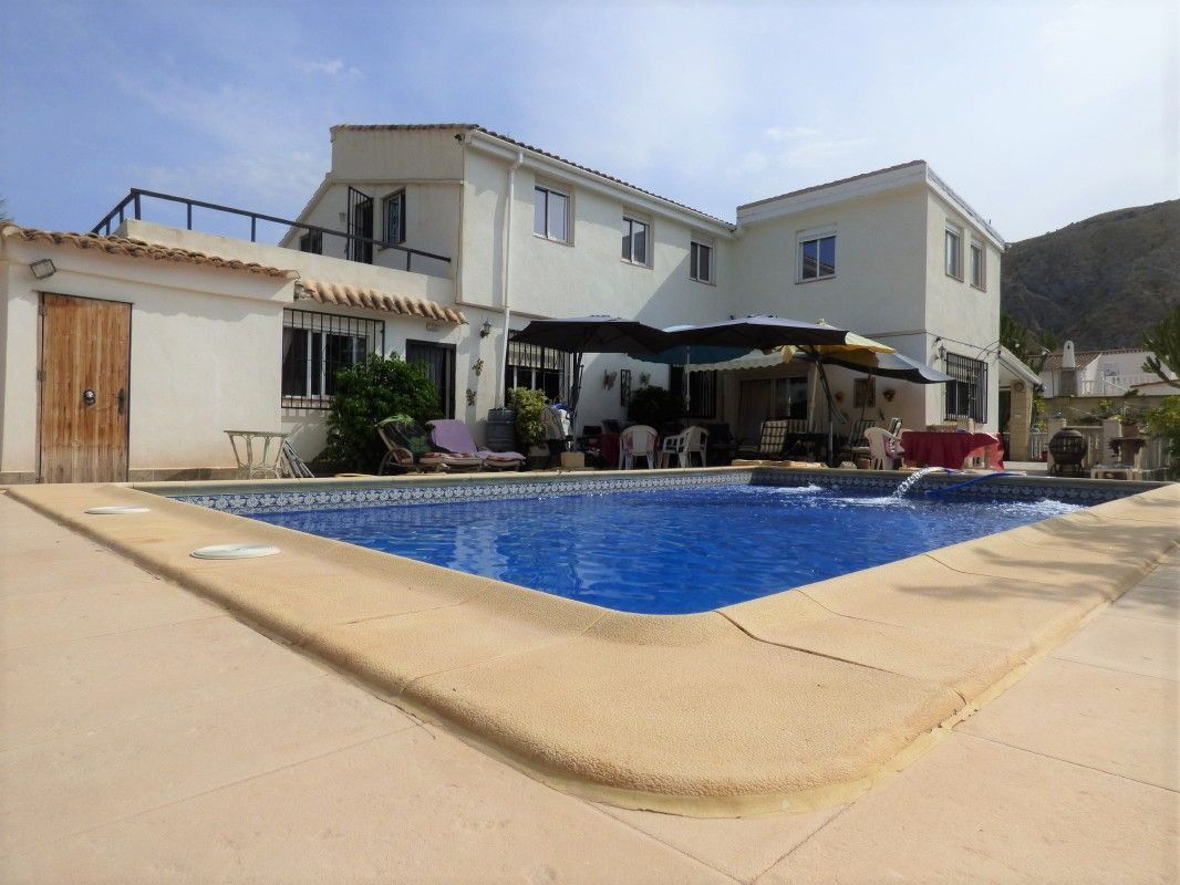 Piscina de Casa o xalet en venda en Orxeta amb Jardí privat, Terrassa i Traster