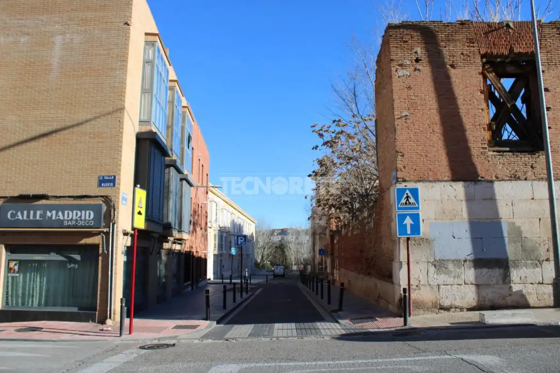 Vista exterior de Piso en venta en Guadalajara con Calefacción y Amueblado