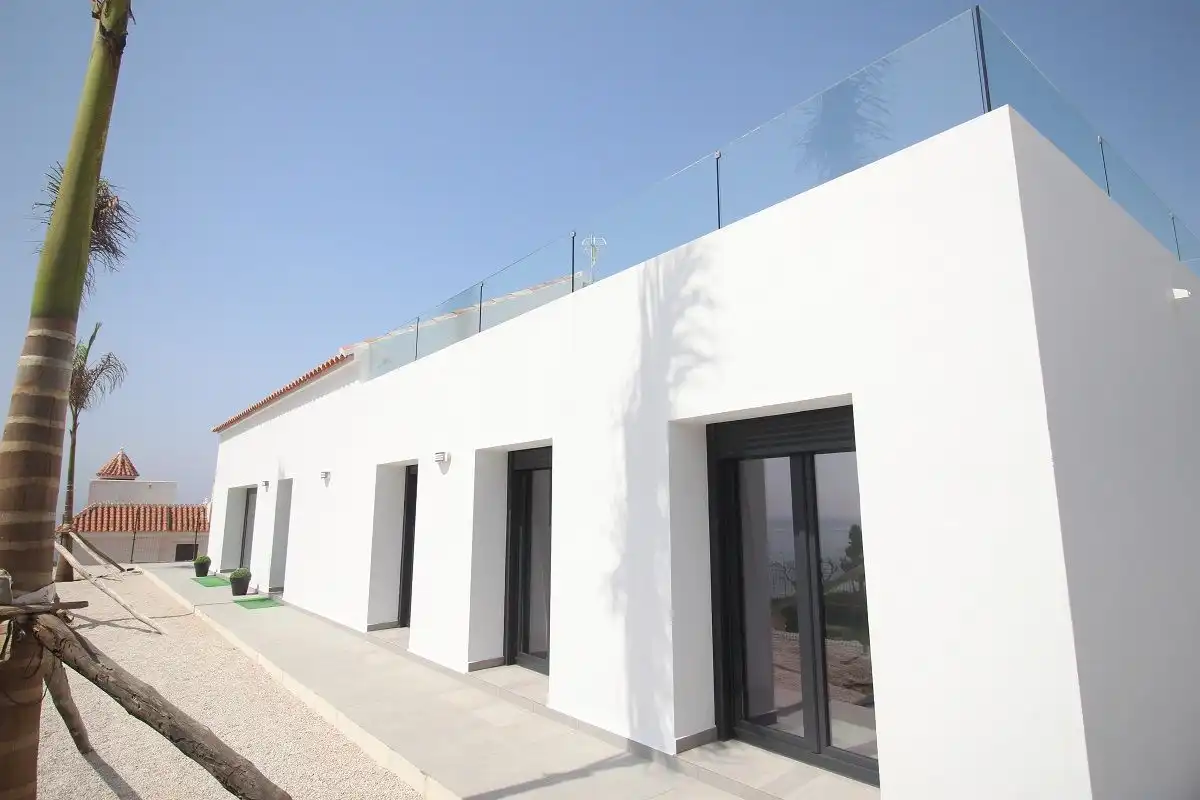 Vista exterior de Casa o chalet de alquiler en Vélez-Málaga con Aire acondicionado, Calefacción y Jardín privado