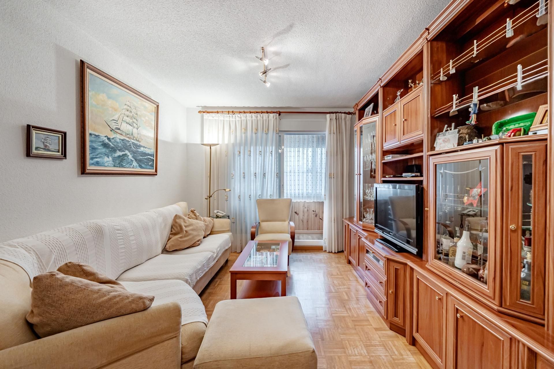 Sala d'estar de Pis en venda en Villanueva del Pardillo amb Calefacció, Parquet i Balcó