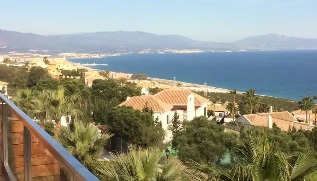Außenansicht von Dachboden zum Verkauf in Manilva mit Klimaanlage, Heizung und Terrasse