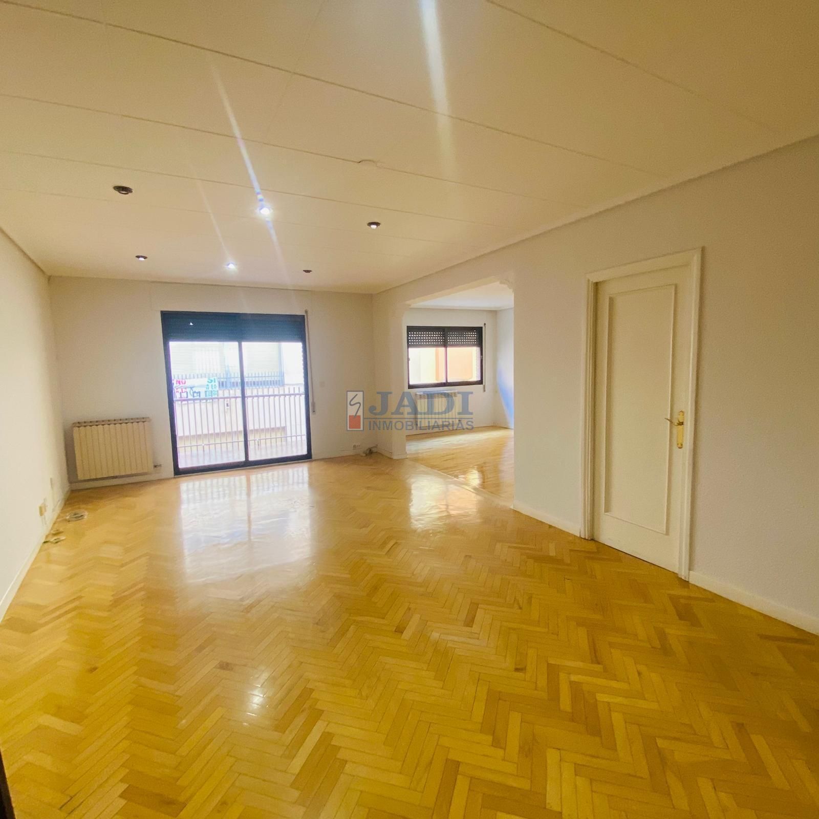 Flat to rent in Valdepeñas  with Heating, Parquet flooring and Terrace