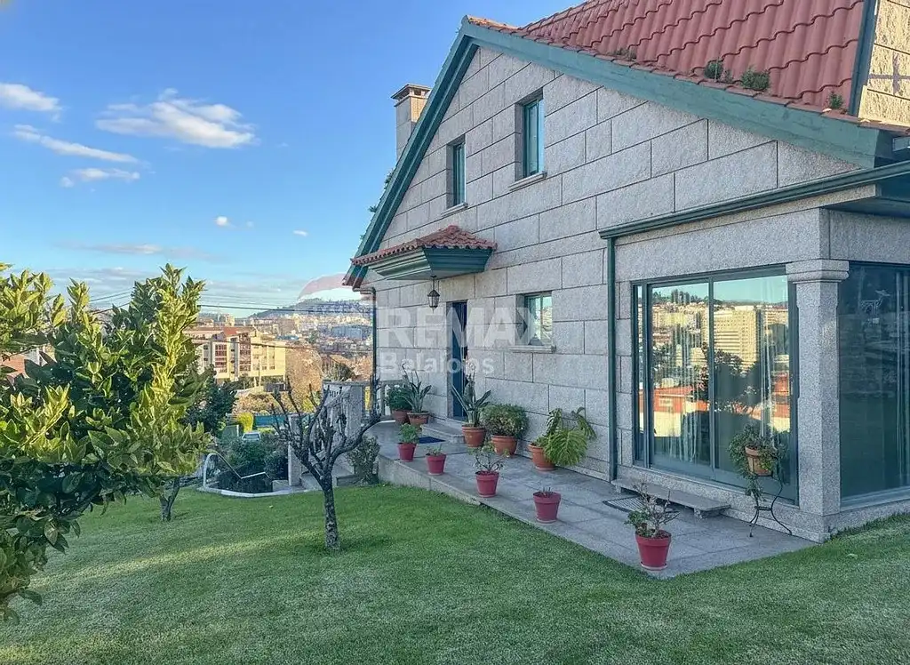 Exterior view of Houses for sale in Vigo   with Heating, Private garden and Parquet flooring