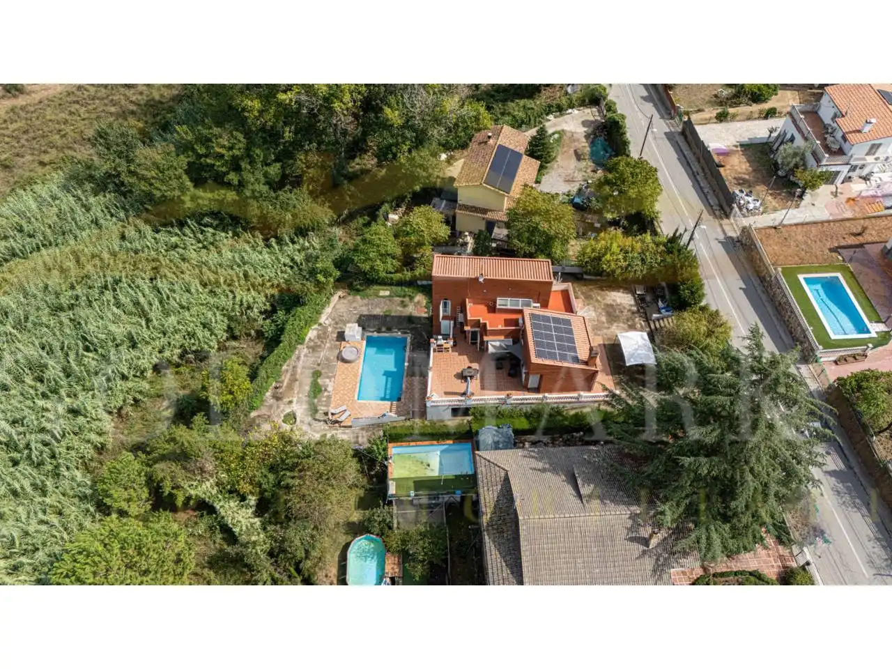 Vista exterior de Casa o xalet en venda en Corbera de Llobregat amb Aire condicionat, Calefacció i Jardí privat
