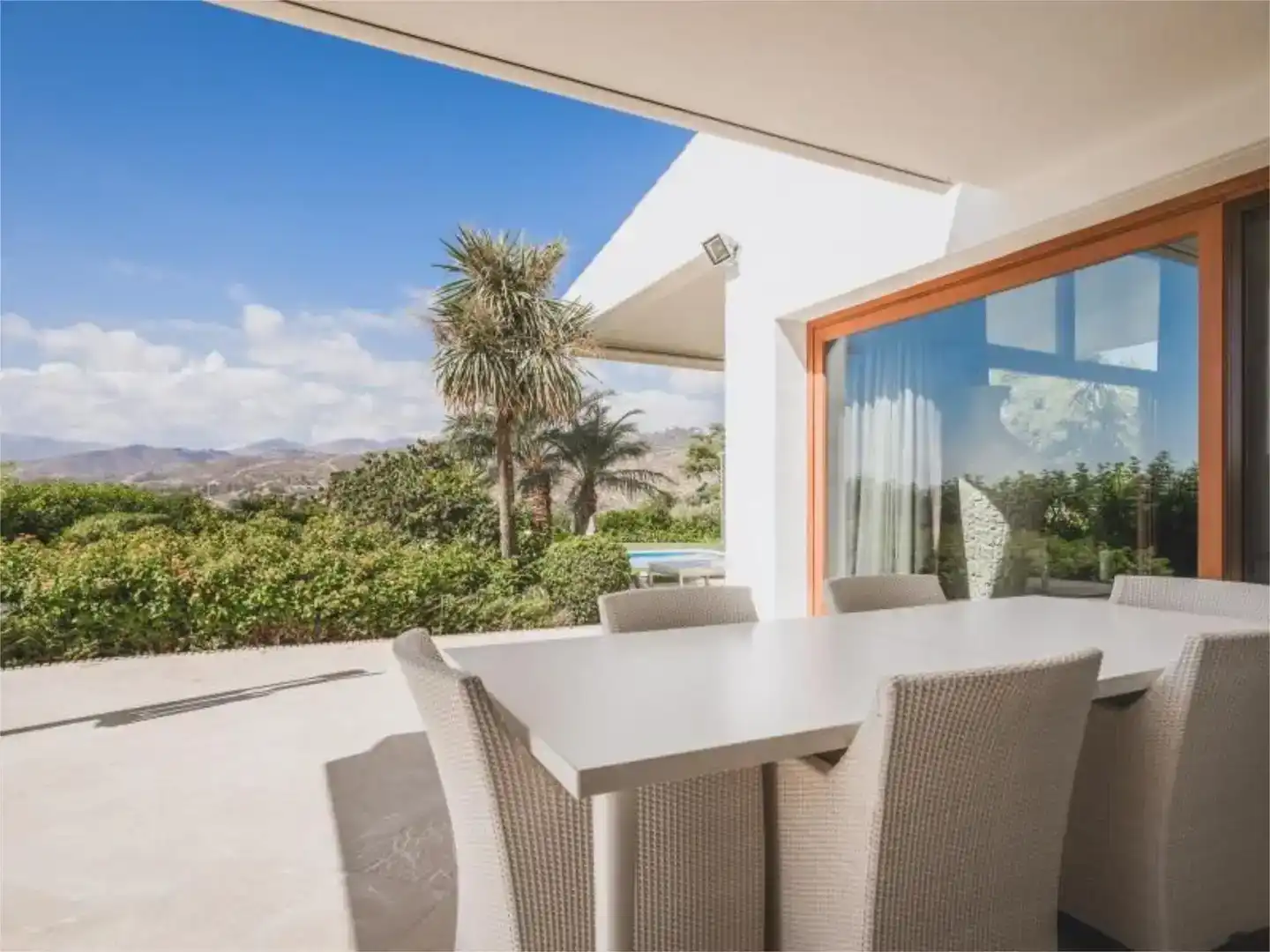Terrassa de Casa o xalet en venda en Marbella amb Aire condicionat, Piscina i Balcó