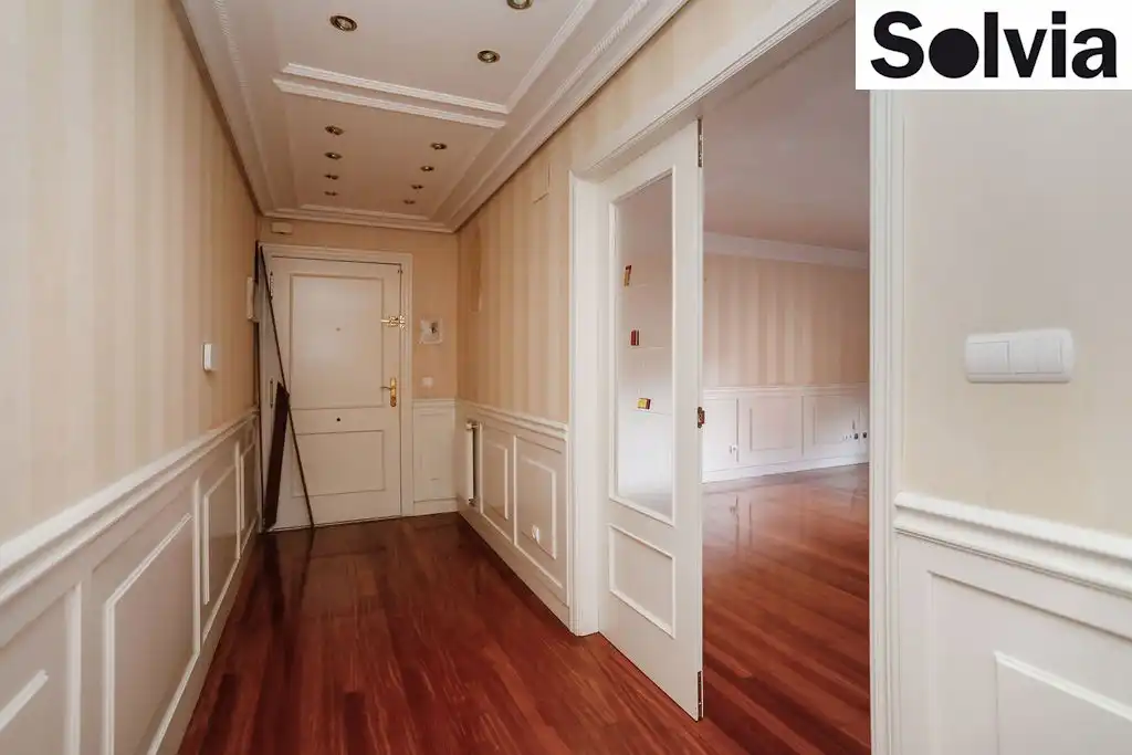 Piso con ascensor en venta en Espinosa Orive Doktorearen Kalea 9, imagen 6