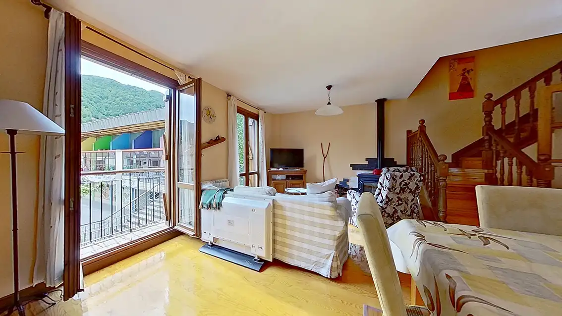 Sala d'estar de Casa adosada en venda en Isaba / Izaba amb Calefacció, Moblat i Balcó