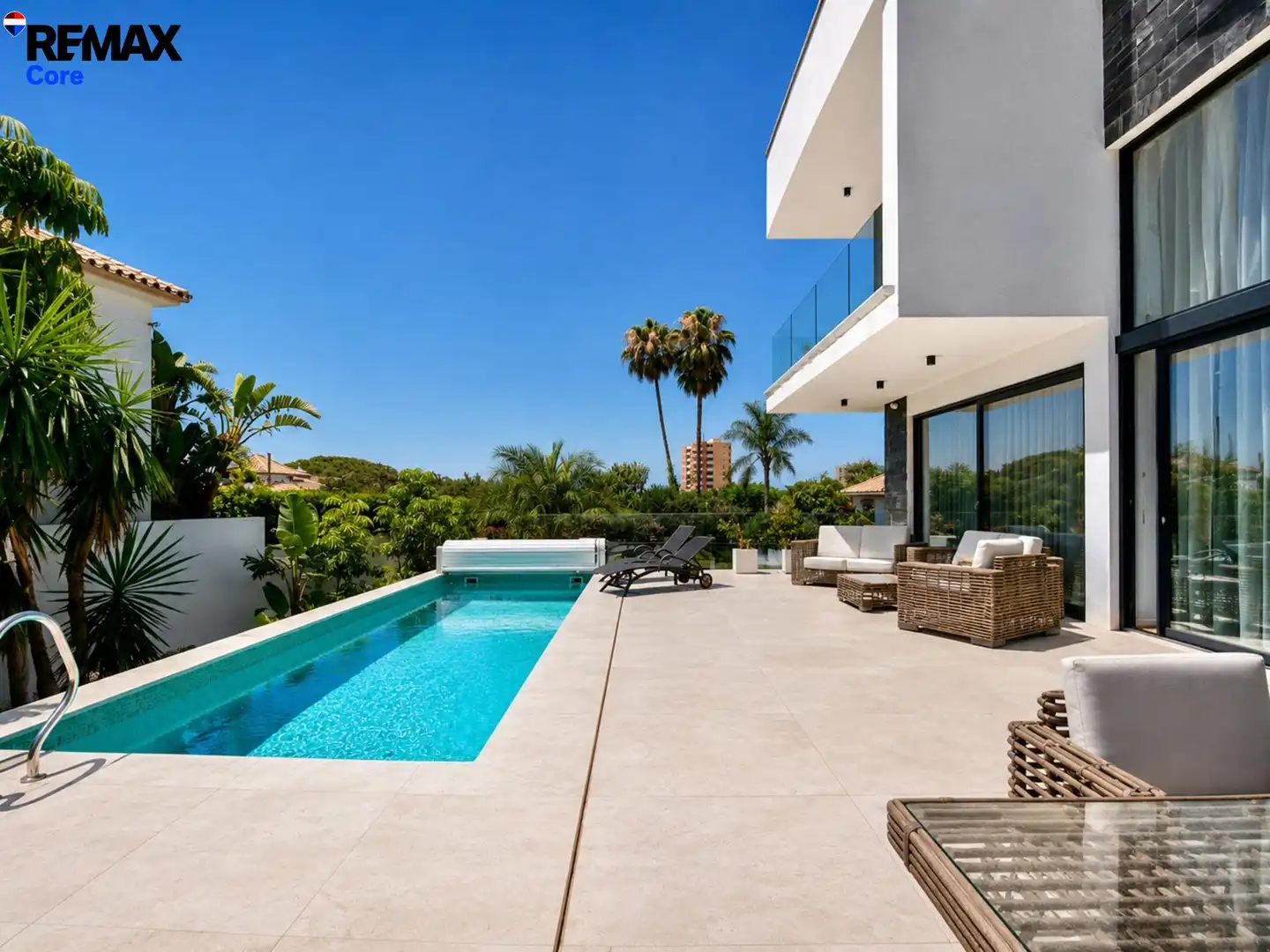 Terrassa de Casa o xalet en venda en Marbella amb Aire condicionat, Calefacció i Jardí privat