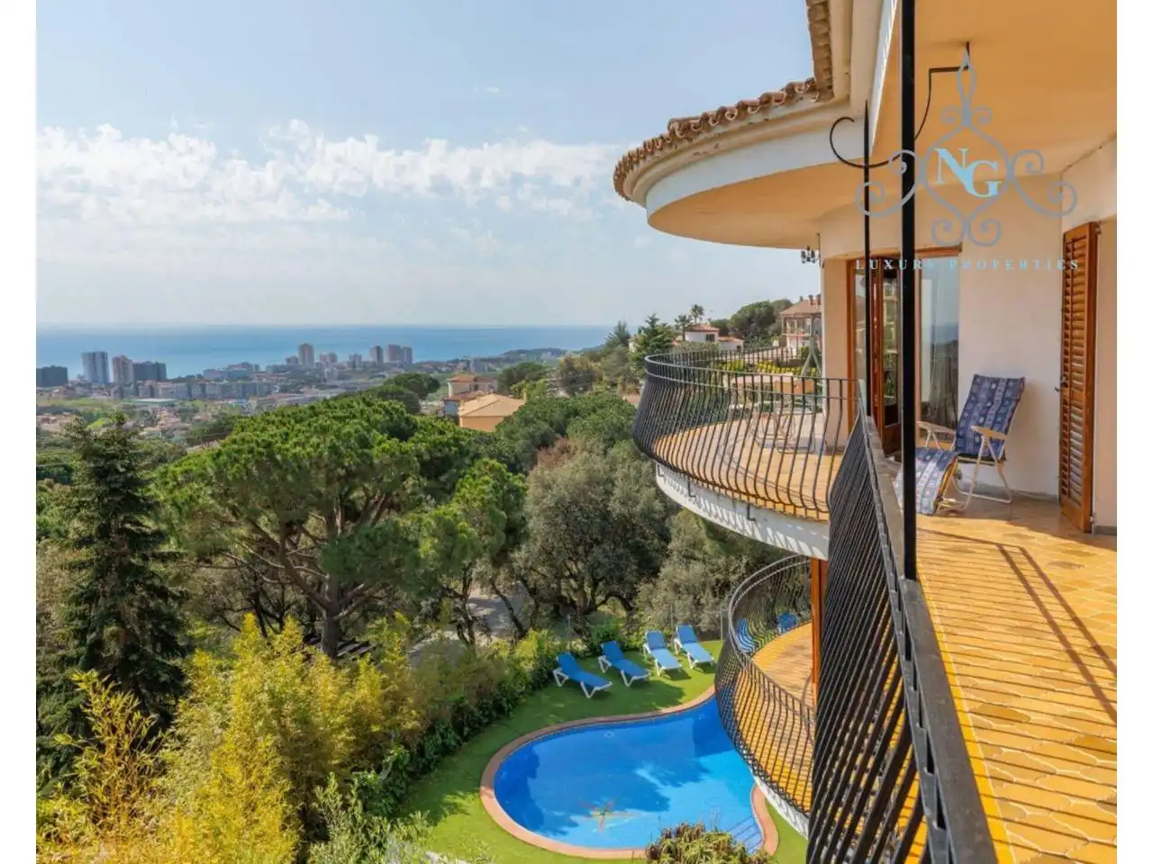 Casa con piscina en venta en Calle Castanyer, imagen 2