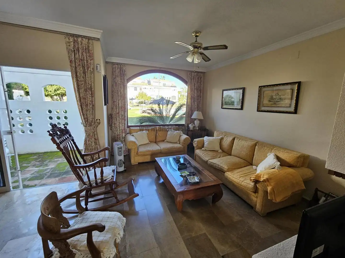 Adosado con terraza en venta en Urb. Las Yucas, imagen 3