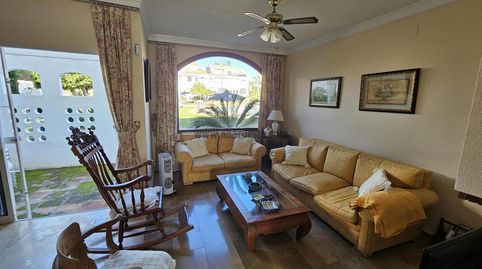 Foto 2 de Casa adosada en venta en Urb. las Yucas, Atalaya - Isdabe, Estepona