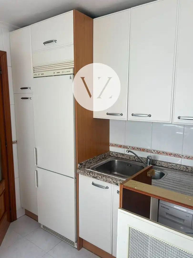 Cuina de Pis en venda en Salamanca amb Calefacció, Moblat i Forn