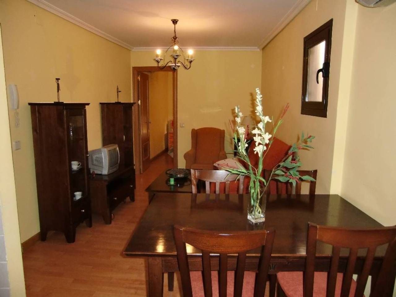 Menjador de Apartament de lloguer en  Toledo Capital amb Calefacció i Moblat