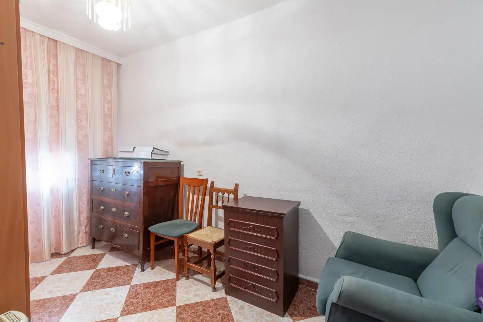 Dormitori de Casa o xalet en venda en La Zubia amb Terrassa