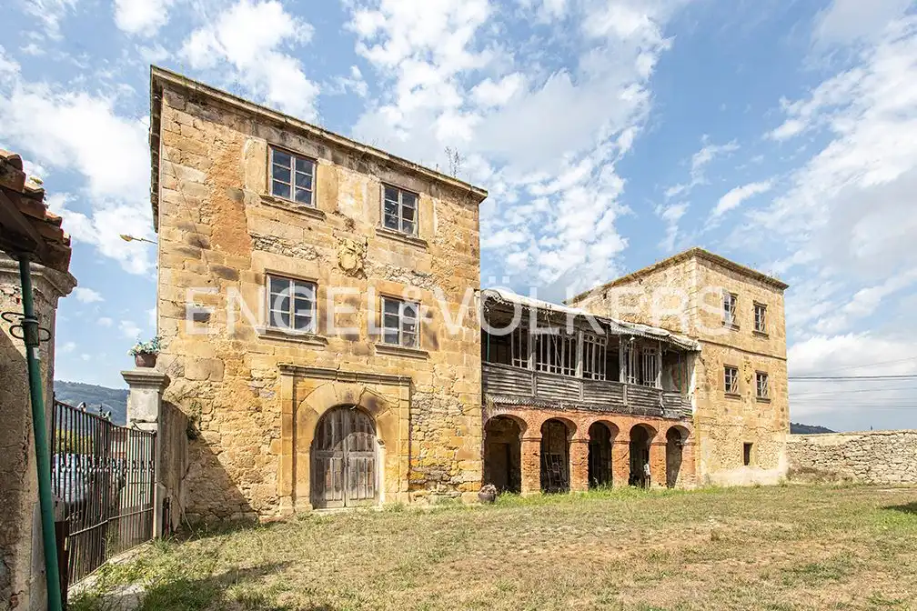 Villa con giardino in vendita a Sariego, imagen 2