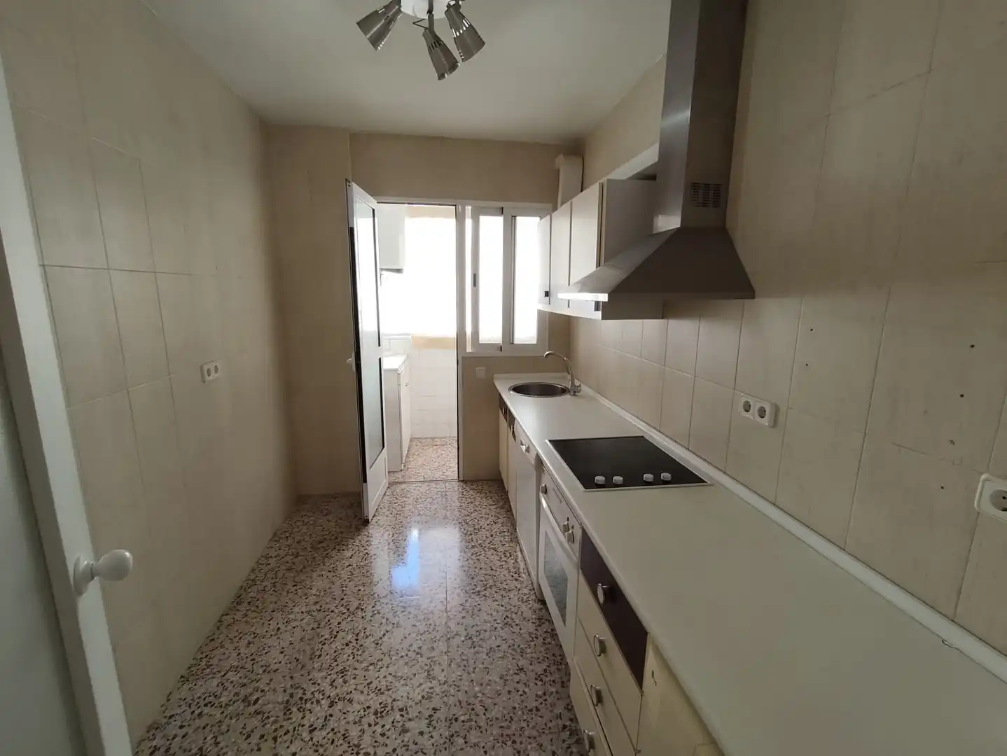 Küche von Wohnung zum Verkauf in Alcantarilla mit Klimaanlage und Balkon