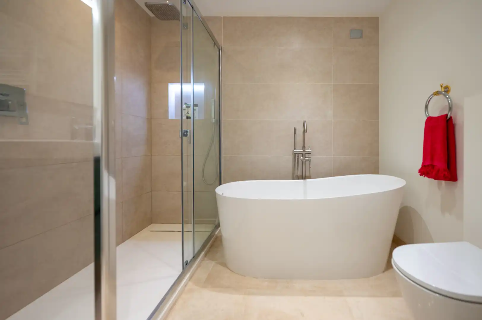Baño de Casa adosada en venta en Marbella con Aire acondicionado, Terraza y Piscina