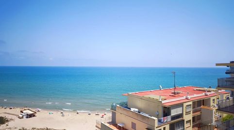 Piso reformado ubicado en la tranquila zona del Faro de Cullera, ideal para desconectar y disfrutar de la brisa marina. Situado en, image 2