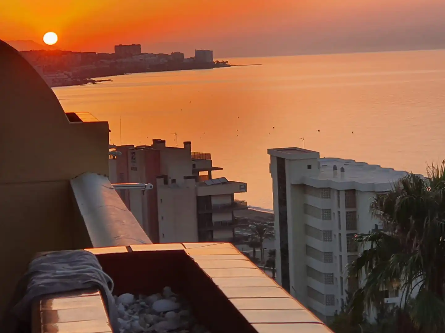 Vista exterior de Apartament de lloguer en Fuengirola amb Aire condicionat, Calefacció i Terrassa