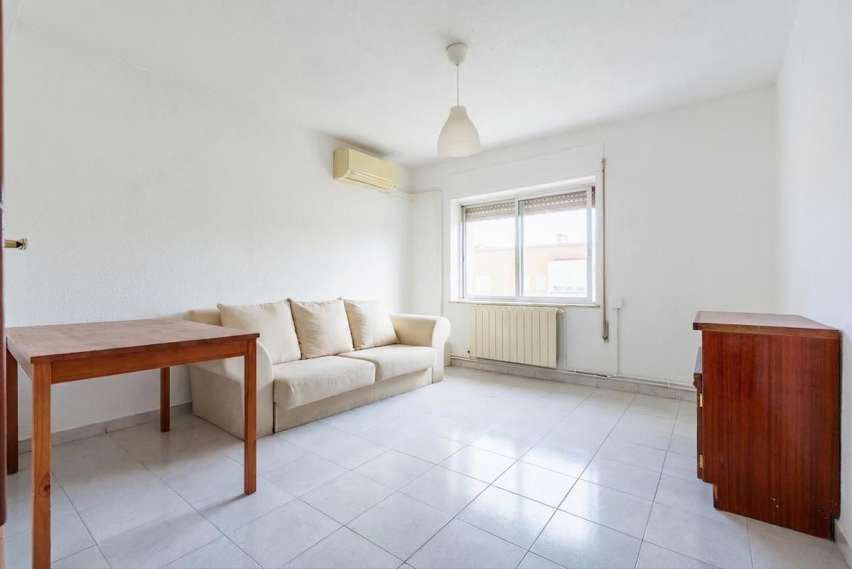 Living room of Flat for sale in  Madrid Capital  with Heating, Terrace and Storage room