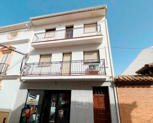 Außenansicht von Wohnung zum verkauf in Sierra de Yeguas mit Terrasse