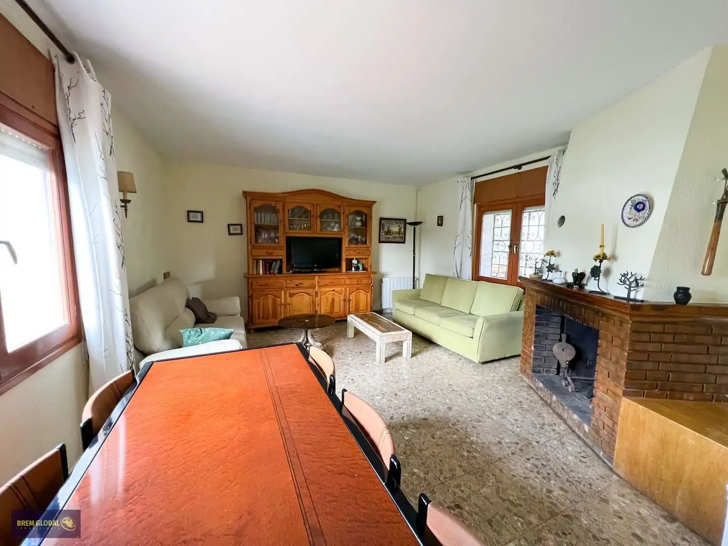 Sala d'estar de Casa o xalet en venda en La Cabrera amb Jardí privat, Terrassa i Traster