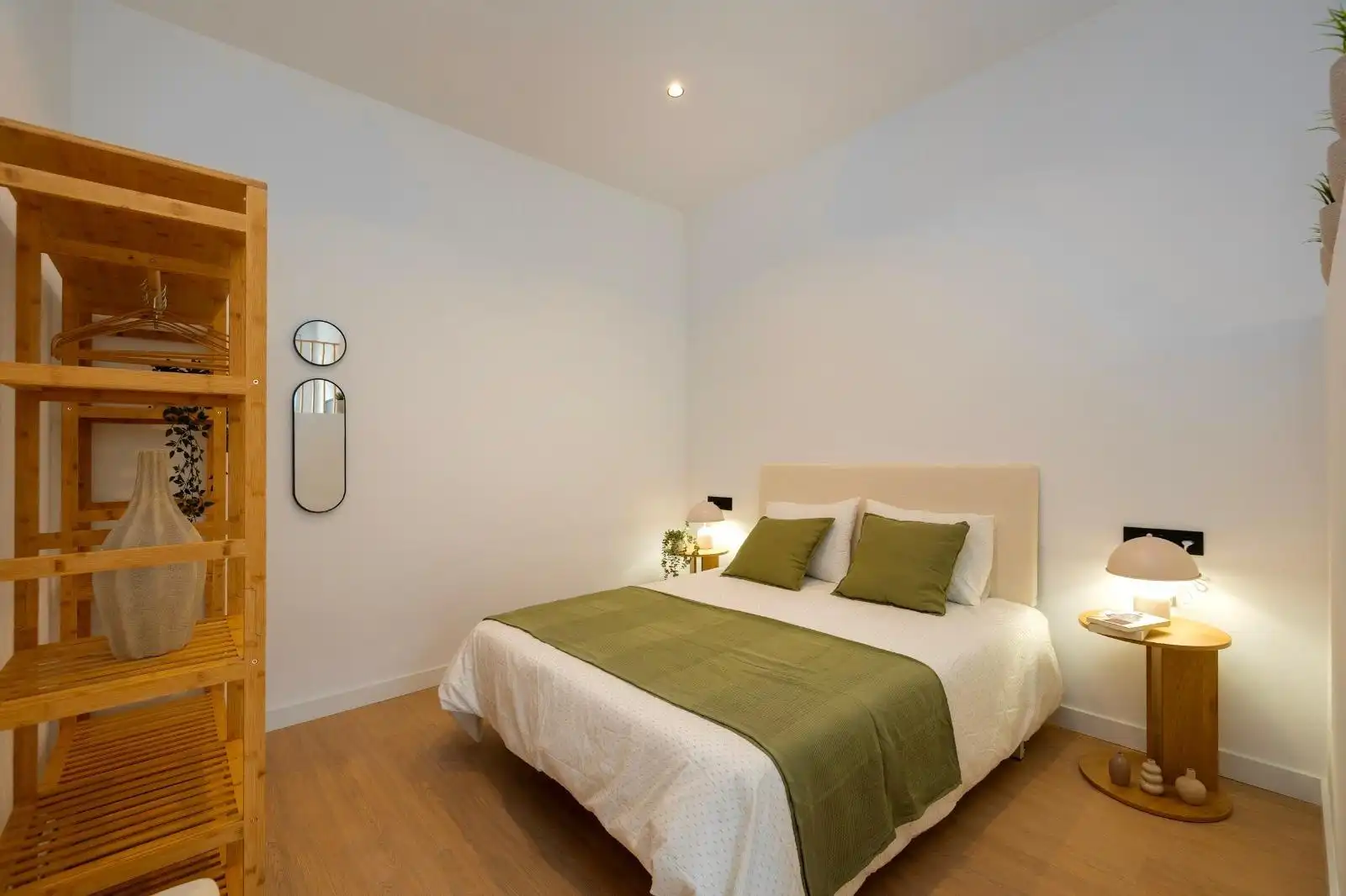 Dormitori de Apartament en venda en Granada amb Aire condicionat, Calefacció i Moblat