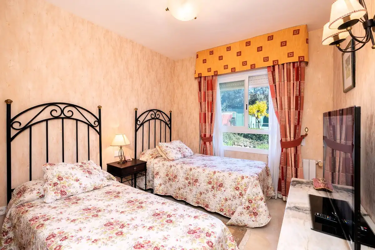 Habitación de Apartamento en venta en Marbella con Aire acondicionado, Amueblado y Internet