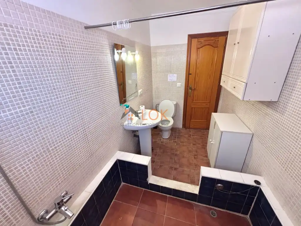 Bathroom of Houses for sale in El Borge  with Terrace and Swimming Pool