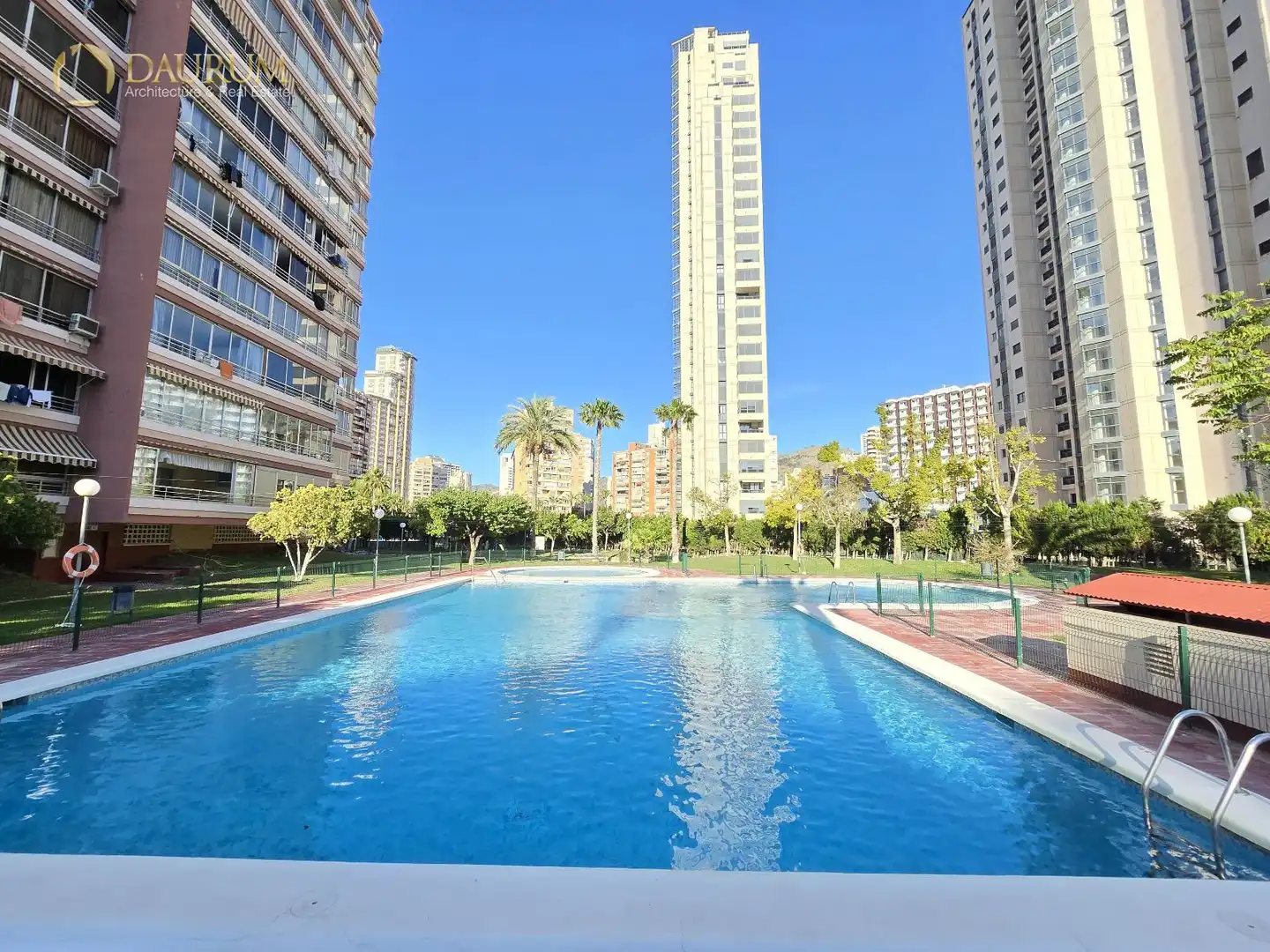 Pis amb piscina en venda a CALLE DERRAMADOR