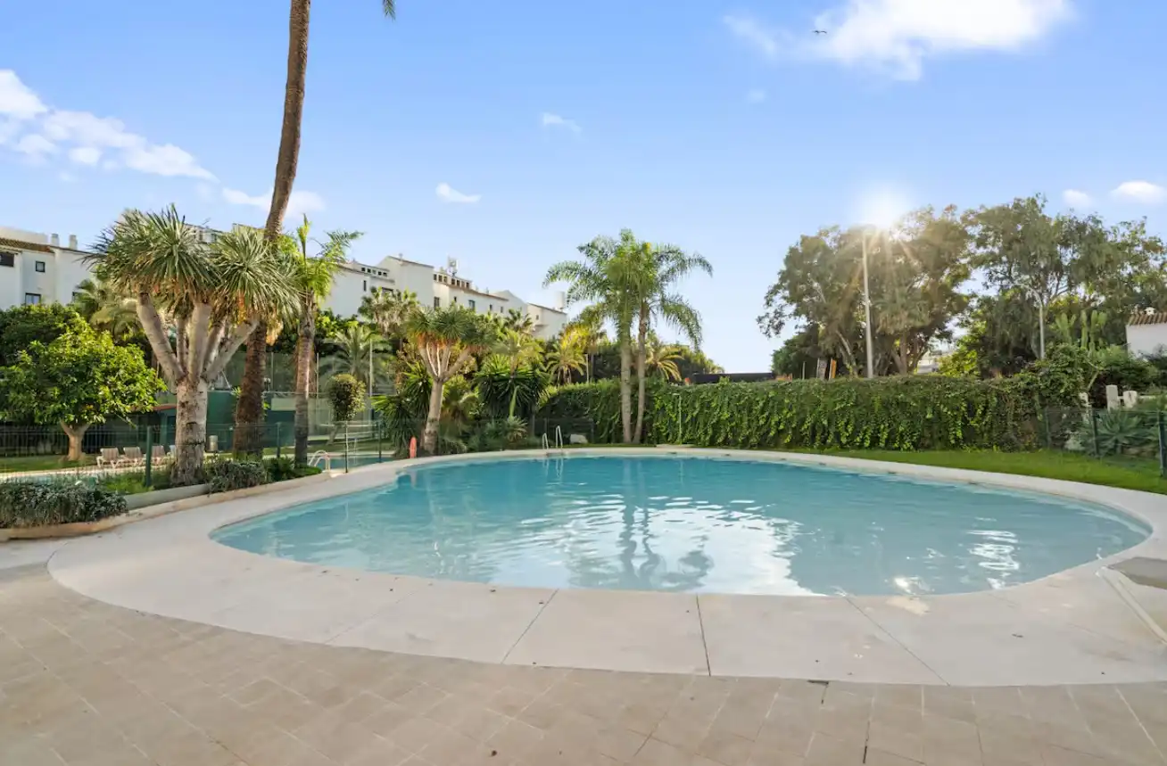 Piscina de Apartament de lloguer en Marbella amb Aire condicionat, Calefacció i Parquet
