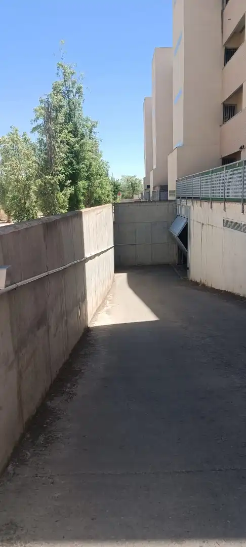 Parkplatz von Wohnung zum Verkauf in Zuera mit Heizung, Möbliert und Ofen