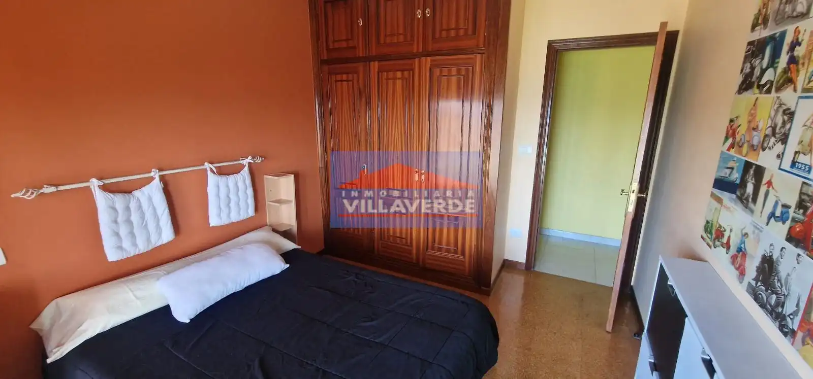 Dormitori de Casa o xalet en venda en Cangas  amb Calefacció, Terrassa i Traster