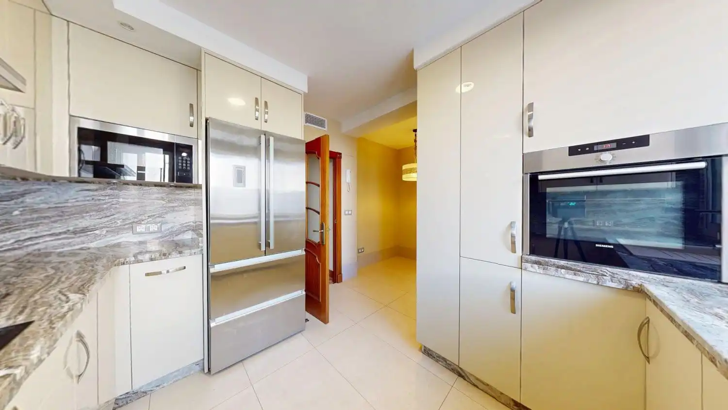 Kitchen of Flat for rent in Sevilla  with Air Conditioner, Heating and Terrace