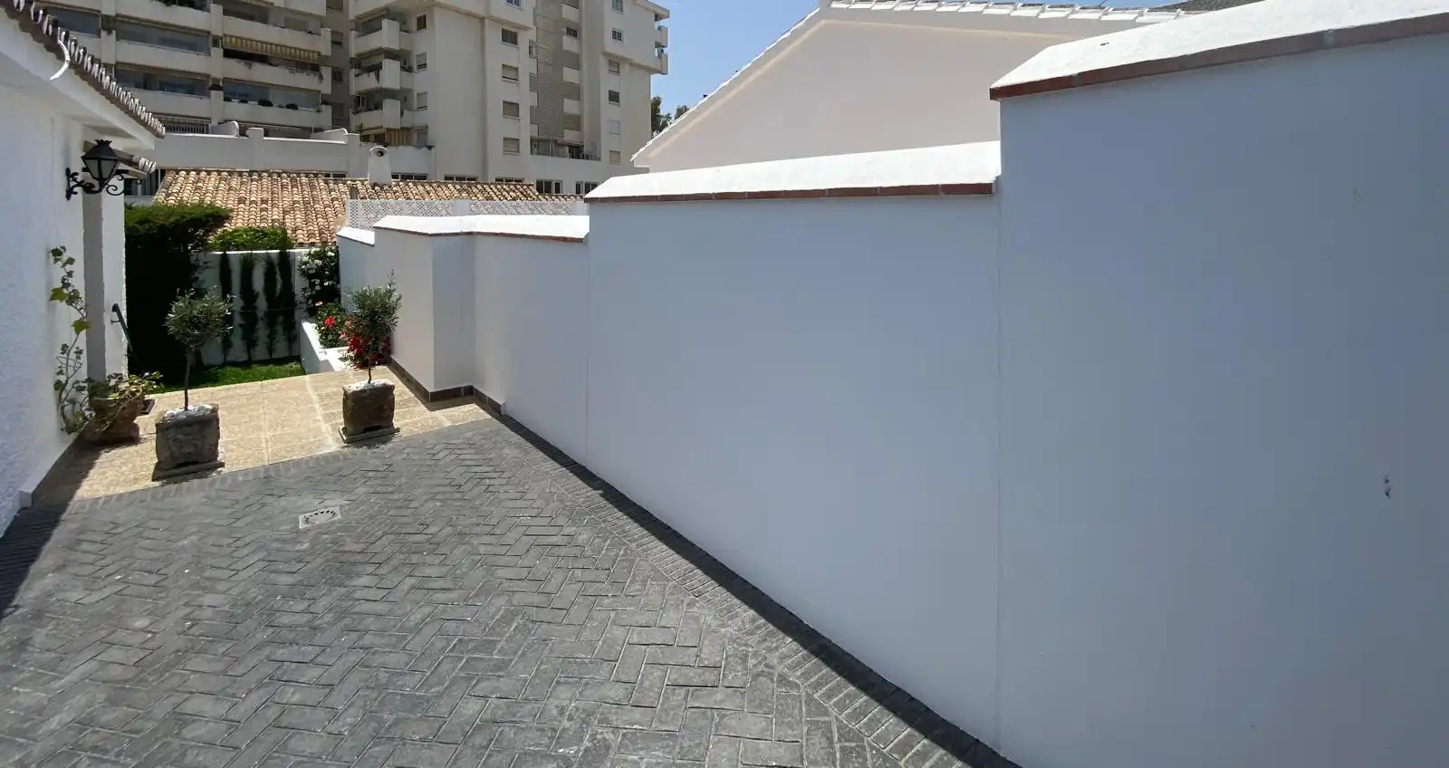 Exterior view of Houses for sale in Fuengirola  with Air Conditioner, Private garden and Swimming Pool