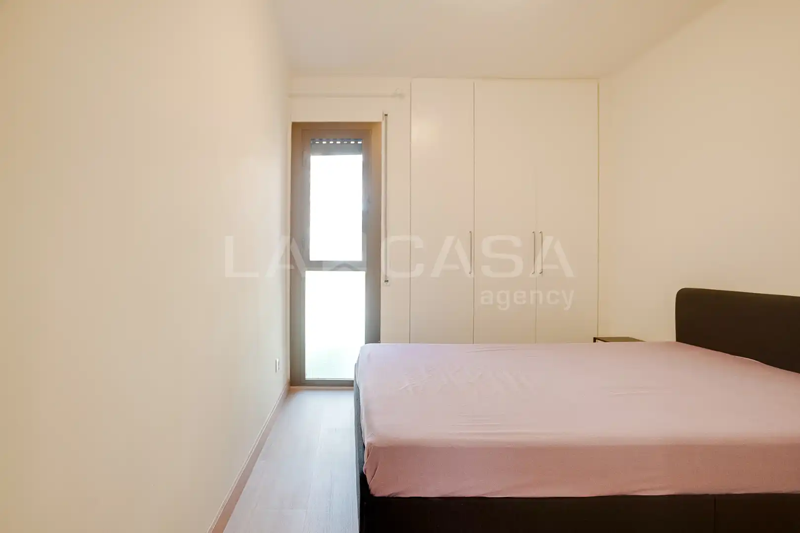 Habitación de Piso en venta en Barcelona con Calefacción y Balcón