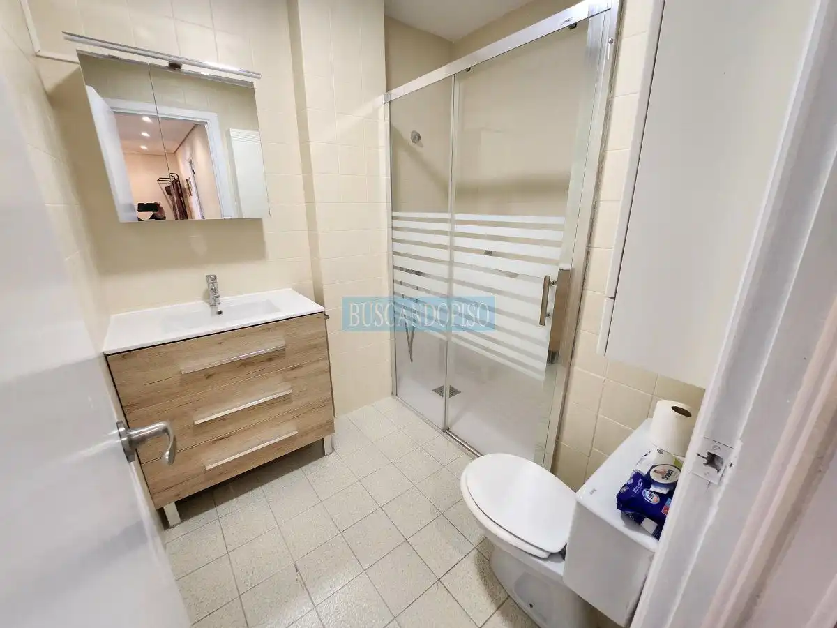 Baño de Piso en venta en  Logroño con Aire acondicionado, Calefacción y Terraza