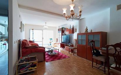 Sala d'estar de Pis en venda en Burgos Capital amb Calefacció, Parquet i Terrassa