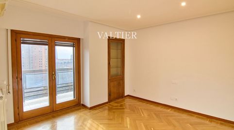 Foto 5 de Piso de alquiler en Caleruega, Costillares, Madrid Capital