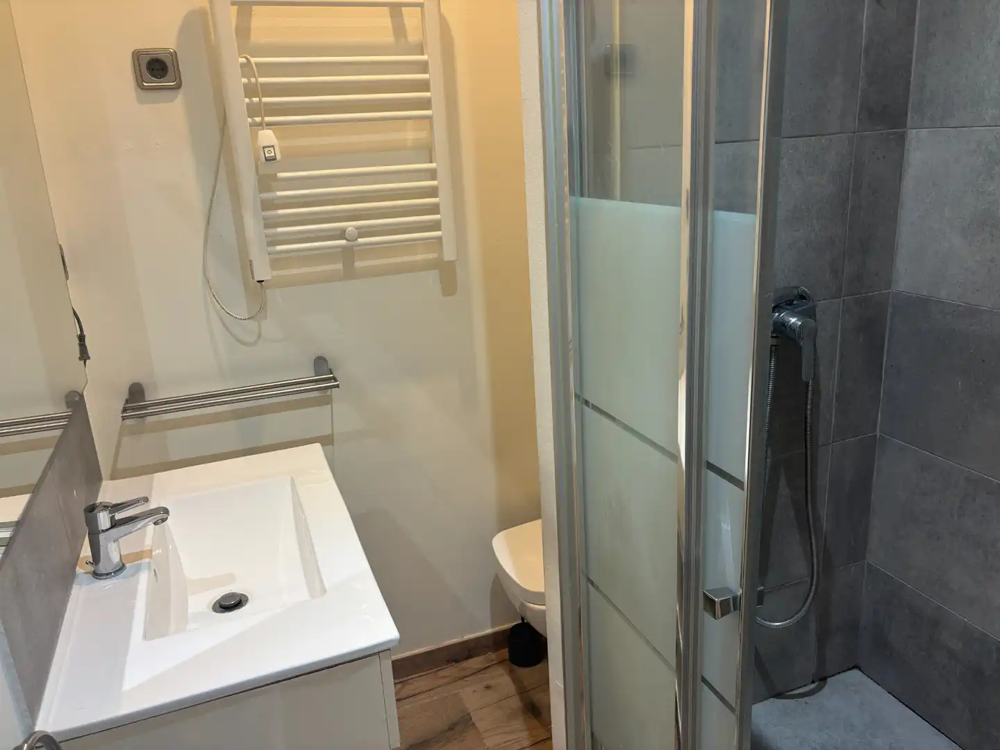 Badezimmer von Geschaftsraum zur Miete in Barcelona mit Klimaanlage, Möbliert und Alarm
